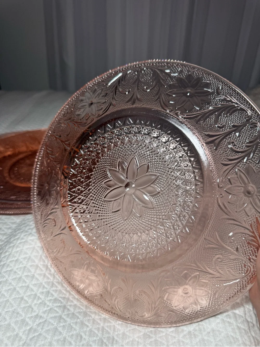 Vintage Tiara Indiana Glass Pink Peach Sandwich Dinner Plates 10.25” Set of 4